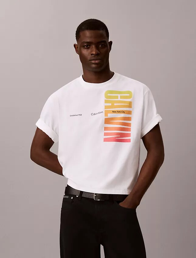 T-shirt ample à logo Pride audacieux T-shirt ample à logo Pride audacieux