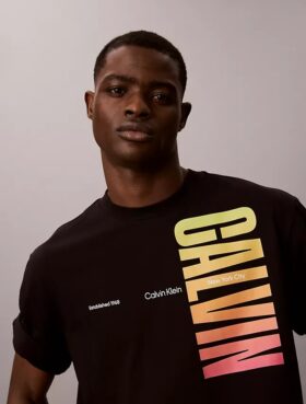 T-shirt ample à logo Pride audacieux