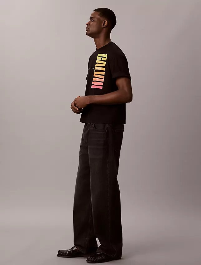 T-shirt ample à logo Pride audacieux T-shirt ample à logo Pride audacieux