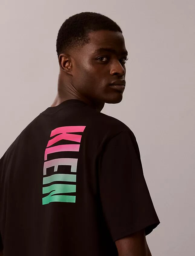 T-shirt ample à logo Pride audacieux T-shirt ample à logo Pride audacieux