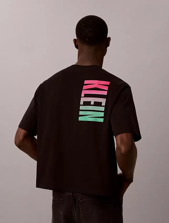 T-shirt ample à logo Pride audacieux T-shirt ample à logo Pride audacieux