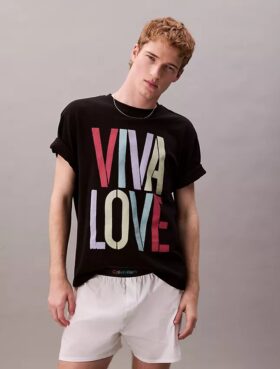 T-shirt ample Marc Hundley Pride Viva Love