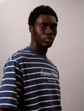 T-shirt ample à rayures et logo graphique