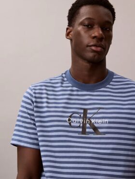 T-shirt ample à rayures et Monogram