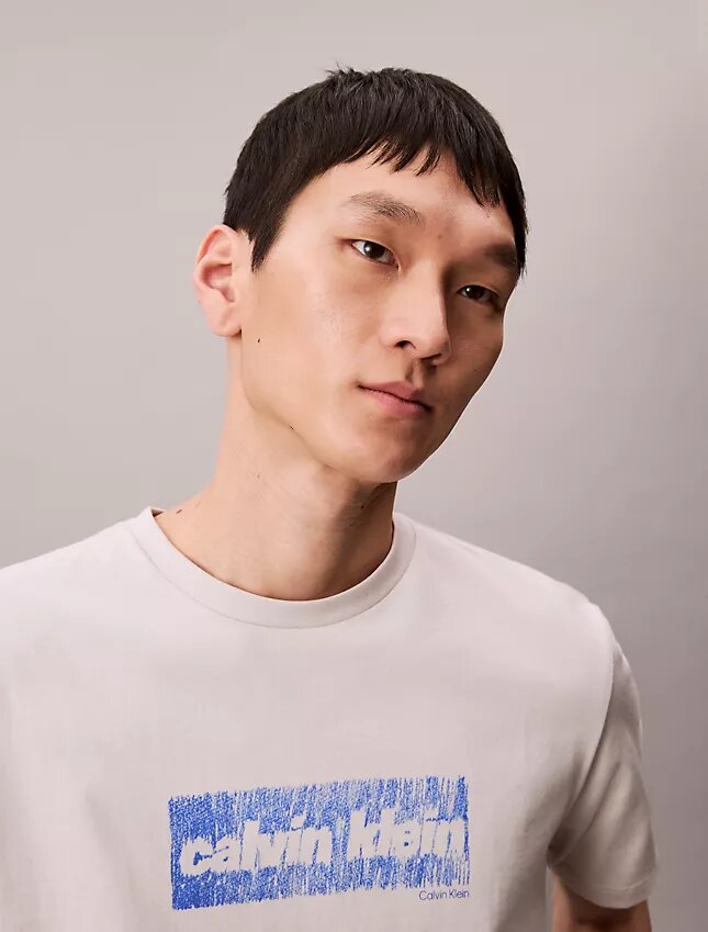T-shirt classique avec logo délavé T-shirt classique avec logo délavé