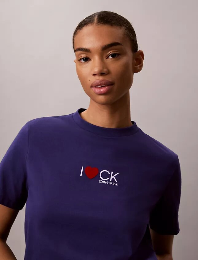 T-shirt classique avec logo en forme de cœur T-shirt classique avec logo en forme de cœur