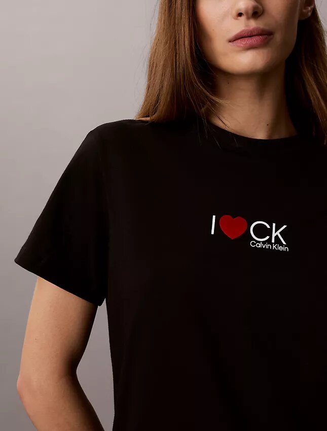 T-shirt classique avec logo en forme de cœur T-shirt classique avec logo en forme de cœur