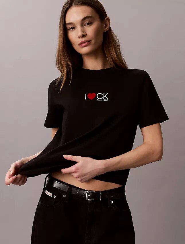 T-shirt classique avec logo en forme de cœur T-shirt classique avec logo en forme de cœur