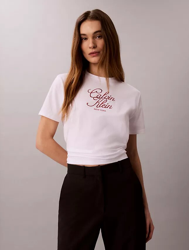 T-shirt classique avec logo en lettres cursives T-shirt classique avec logo en lettres cursives