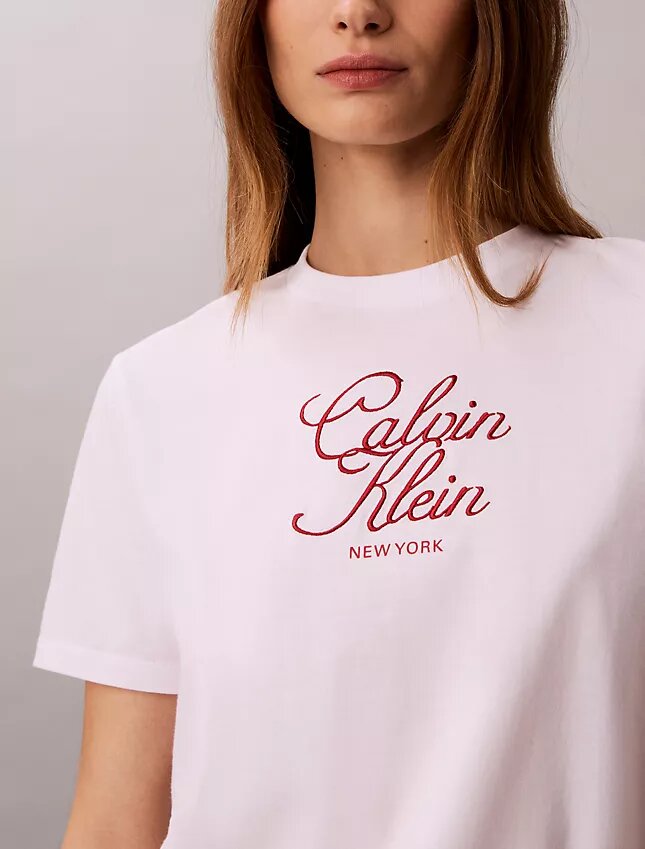 T-shirt classique avec logo en lettres cursives T-shirt classique avec logo en lettres cursives