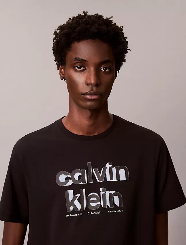 T-shirt classique avec logo en ombre T-shirt classique avec logo en ombre