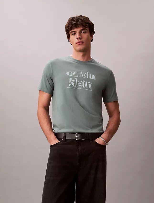 T-shirt classique avec logo en ombre T-shirt classique avec logo en ombre