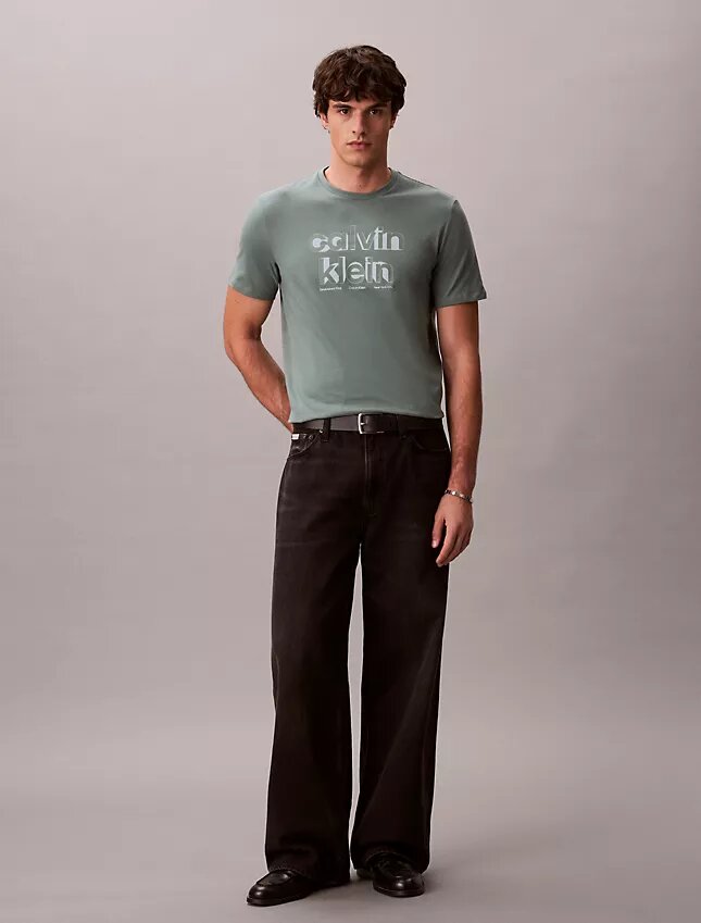 T-shirt classique avec logo en ombre T-shirt classique avec logo en ombre