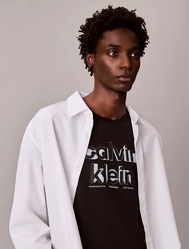 T-shirt classique avec logo en ombre T-shirt classique avec logo en ombre