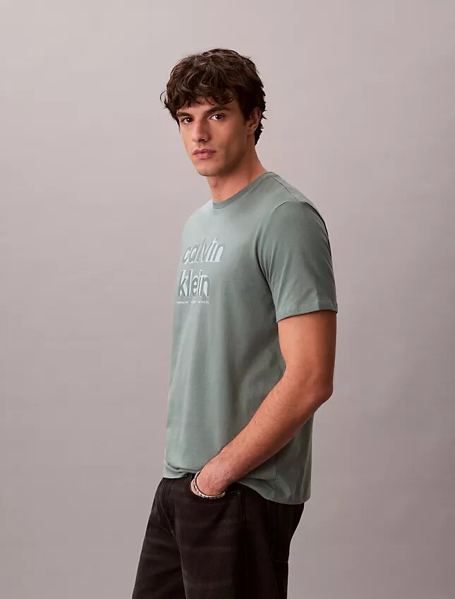T-shirt classique avec logo en ombre T-shirt classique avec logo en ombre