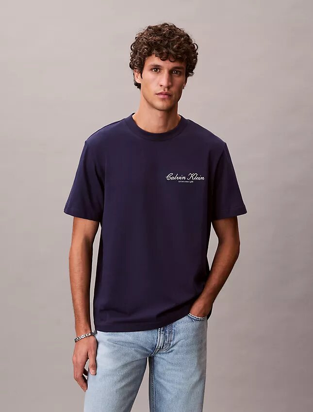 T-shirt classique avec logo en petits caractères T-shirt classique avec logo en petits caractères