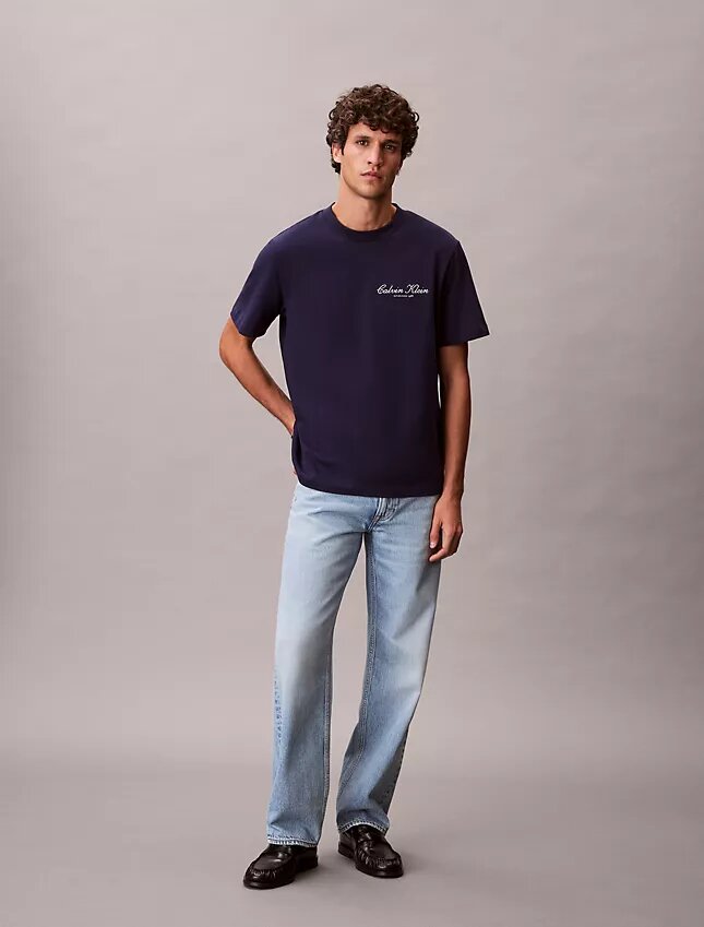 T-shirt classique avec logo en petits caractères T-shirt classique avec logo en petits caractères