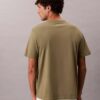 T-shirt classique avec logo en petits caractères T-shirt classique avec logo en petits caractères