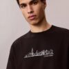 T-shirt classique avec motif de skyline urbain T-shirt classique avec motif de skyline urbain