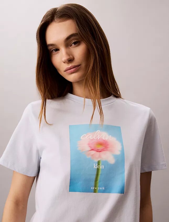 T-shirt classique avec motif marguerite T-shirt classique avec motif marguerite