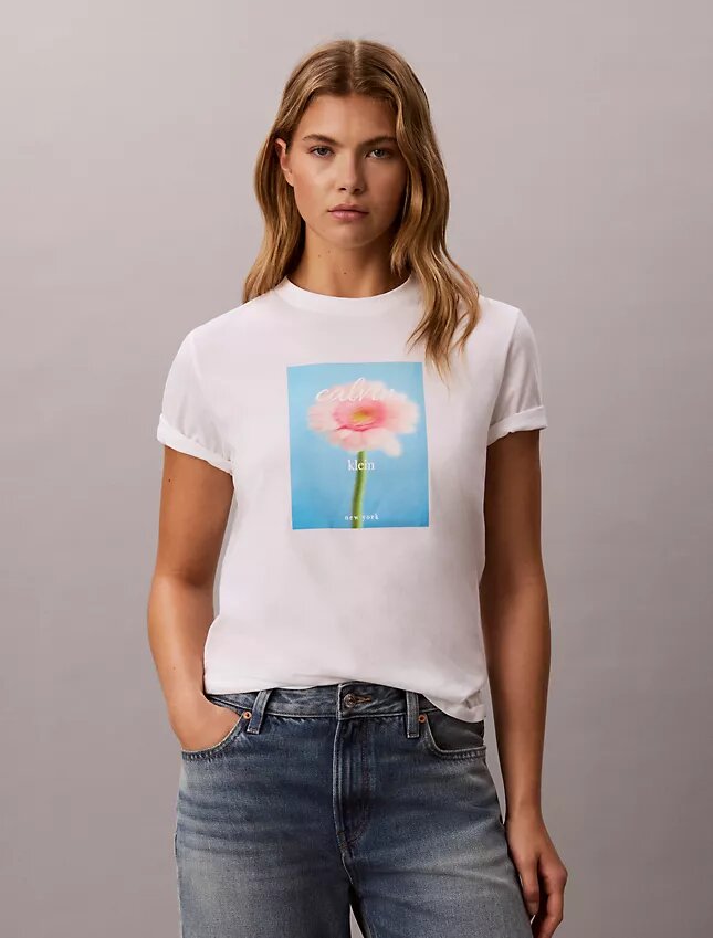 T-shirt classique avec motif marguerite T-shirt classique avec motif marguerite