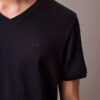 T-shirt classique à col en V Liquid Touch T-shirt classique à col en V Liquid Touch