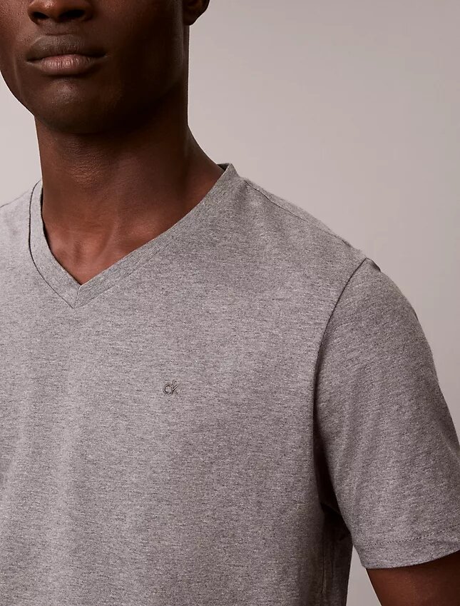 T-shirt classique à col en V Liquid Touch T-shirt classique à col en V Liquid Touch