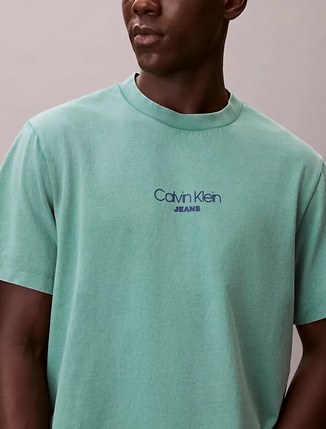 T-shirt classique à logo et effet délavé à l’acide T-shirt classique à logo et effet délavé à l’acide