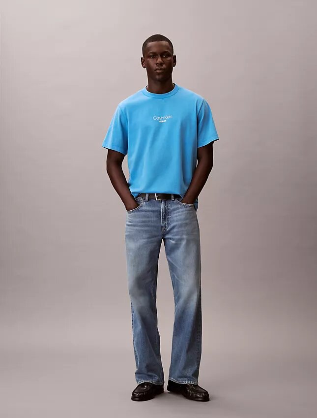 T-shirt classique à logo et effet délavé à l’acide T-shirt classique à logo et effet délavé à l’acide