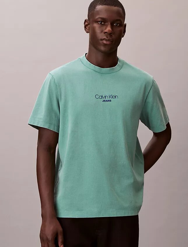 T-shirt classique à logo et effet délavé à l’acide T-shirt classique à logo et effet délavé à l’acide