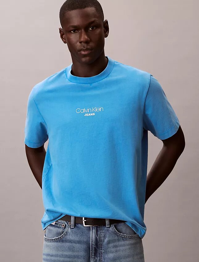 T-shirt classique à logo et effet délavé à l’acide T-shirt classique à logo et effet délavé à l’acide