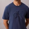 T-shirt classique à monogramme en relief T-shirt classique à monogramme en relief