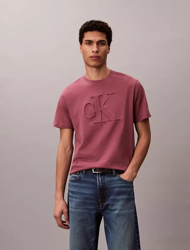 T-shirt classique à monogramme en relief T-shirt classique à monogramme en relief