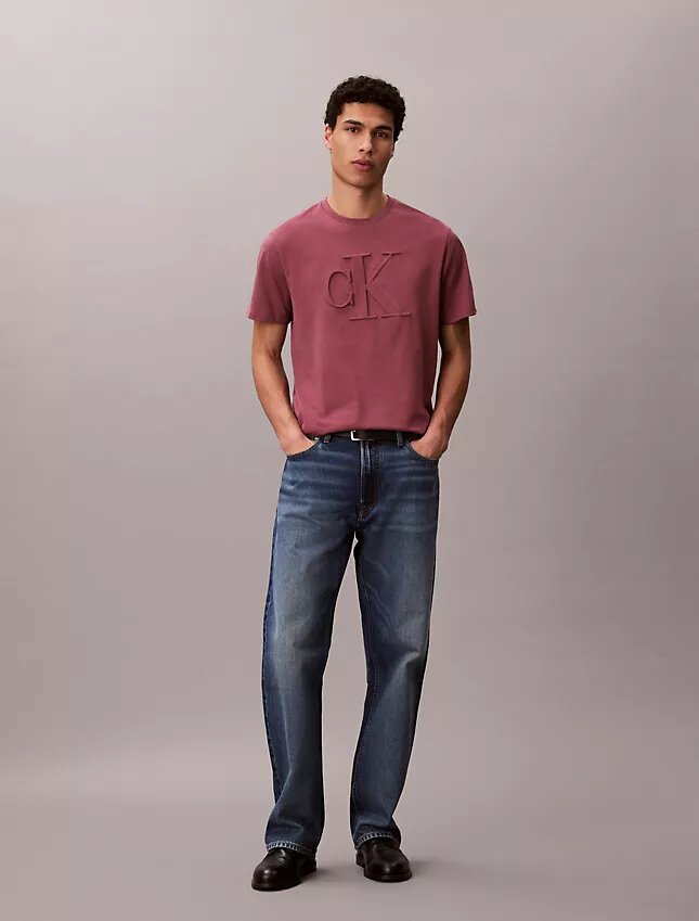 T-shirt classique à monogramme en relief T-shirt classique à monogramme en relief