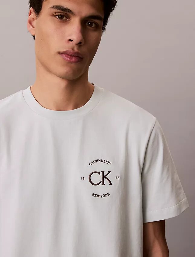 T-shirt classique à motif circulaire T-shirt classique à motif circulaire