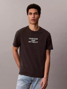 T-shirt classique à motif Ckj