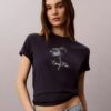 T-shirt classique à motif floral T-shirt classique à motif floral