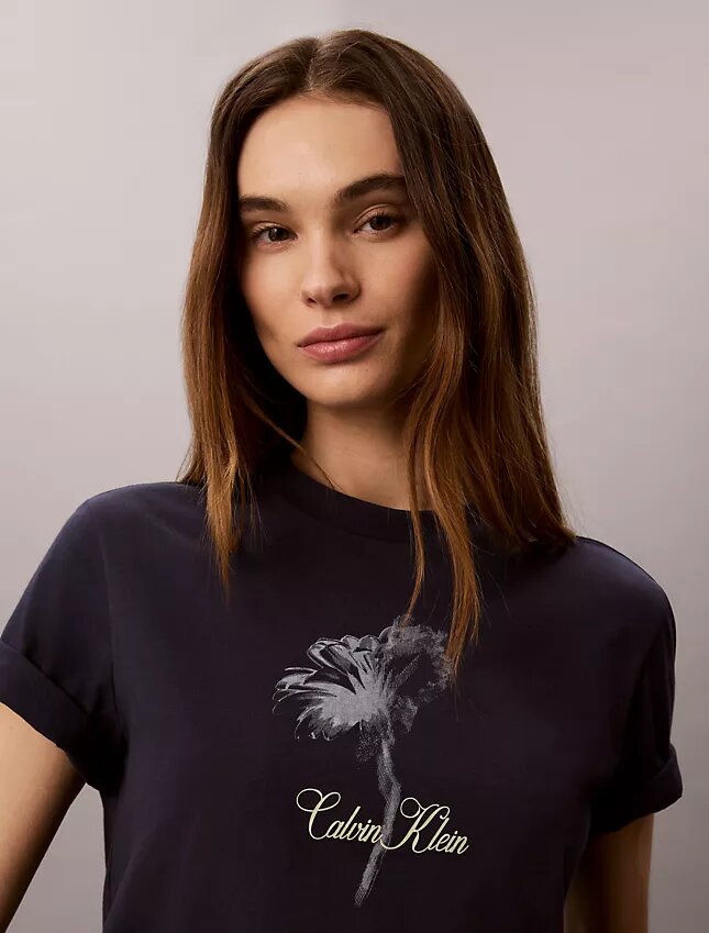 T-shirt classique à motif floral T-shirt classique à motif floral