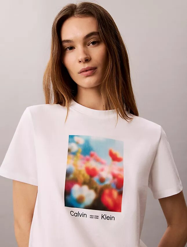 T-shirt classique à motif floral T-shirt classique à motif floral