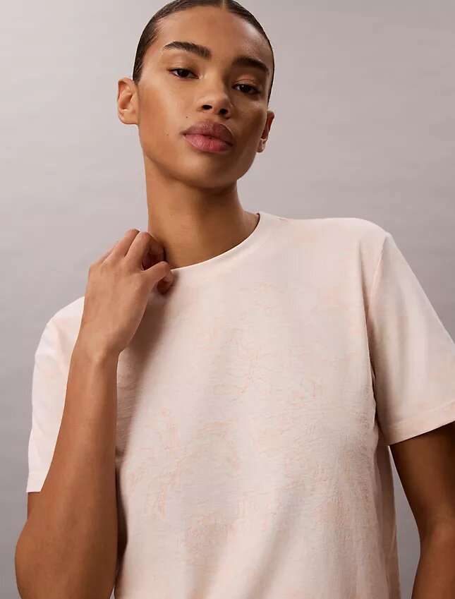 T-shirt classique à motif floral T-shirt classique à motif floral