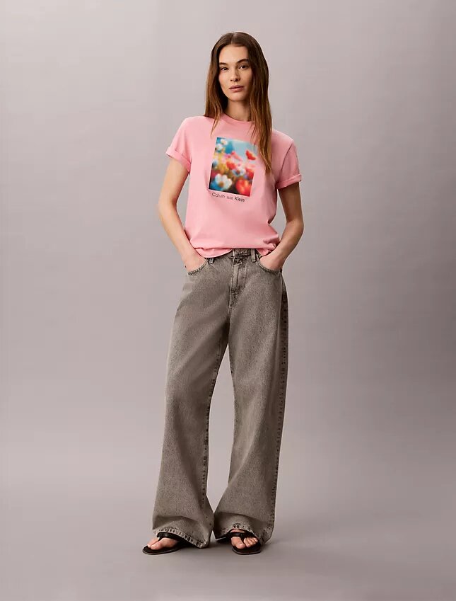 T-shirt classique à motif floral T-shirt classique à motif floral