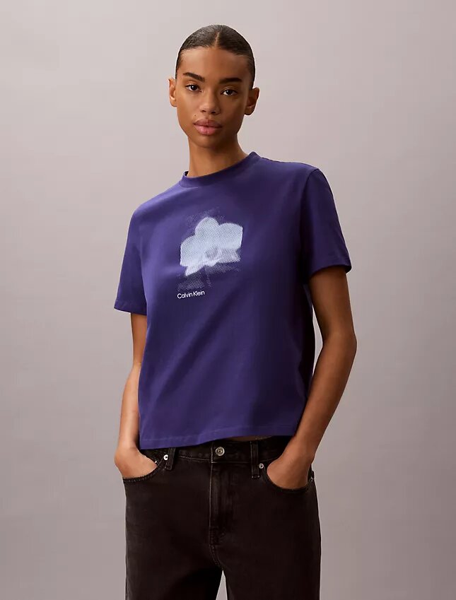 T-shirt classique à motif floral flou T-shirt classique à motif floral flou