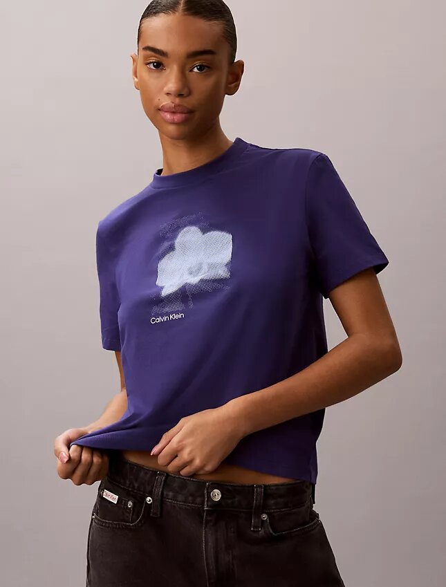 T-shirt classique à motif floral flou T-shirt classique à motif floral flou