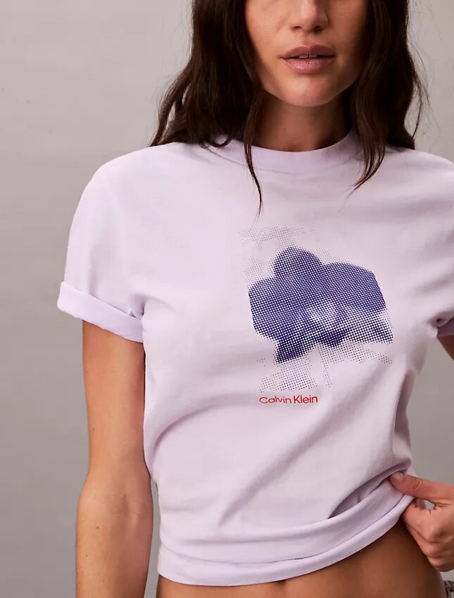 T-shirt classique à motif floral flou T-shirt classique à motif floral flou