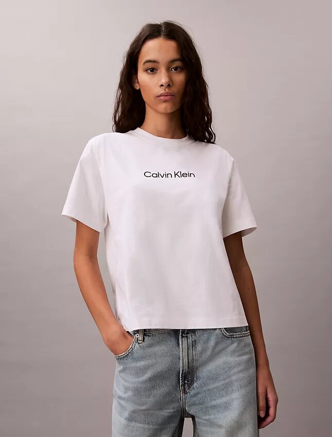 T-shirt à col rond et coupe carrée avec logo standard T-shirt à col rond et coupe carrée avec logo standard