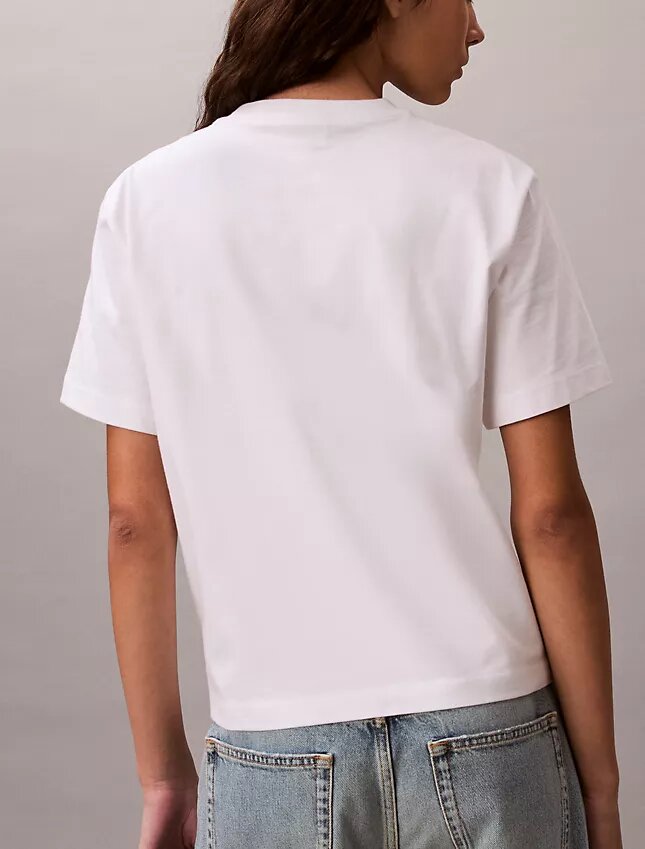 T-shirt à col rond et coupe carrée avec logo standard T-shirt à col rond et coupe carrée avec logo standard