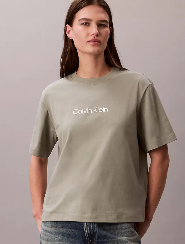 T-shirt à col rond et coupe carrée avec logo standard T-shirt à col rond et coupe carrée avec logo standard