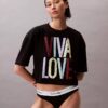 T-shirt court et ample Marc Hundley Pride Viva Love T-shirt court et ample Marc Hundley Pride Viva Love