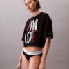 T-shirt court et ample Marc Hundley Pride Viva Love T-shirt court et ample Marc Hundley Pride Viva Love