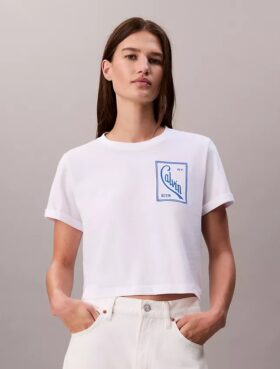 T-shirt court et carré avec logo en lettres cursives